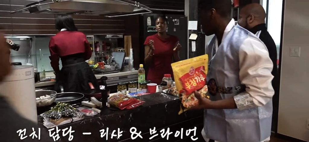 파트리샤랑-흑인-동생-사이-은근-견제하는-조나단-23-이미지