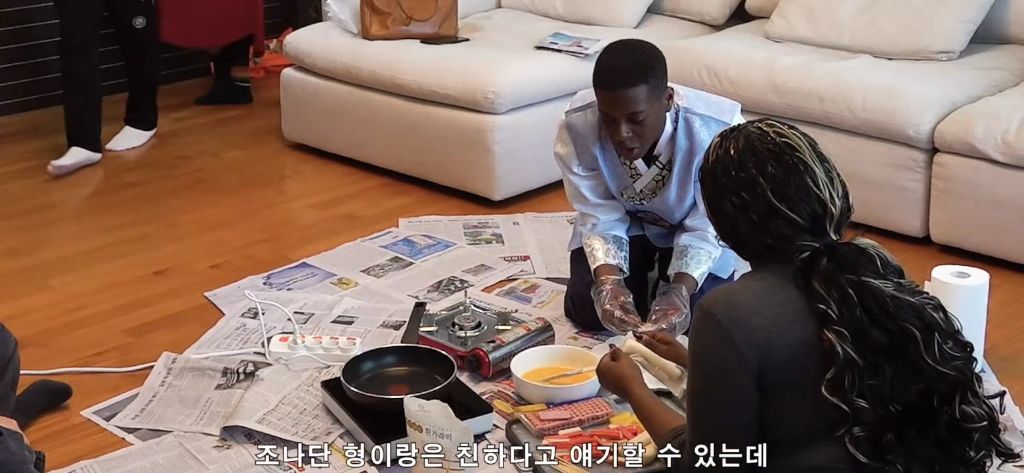 파트리샤랑-흑인-동생-사이-은근-견제하는-조나단-48-이미지