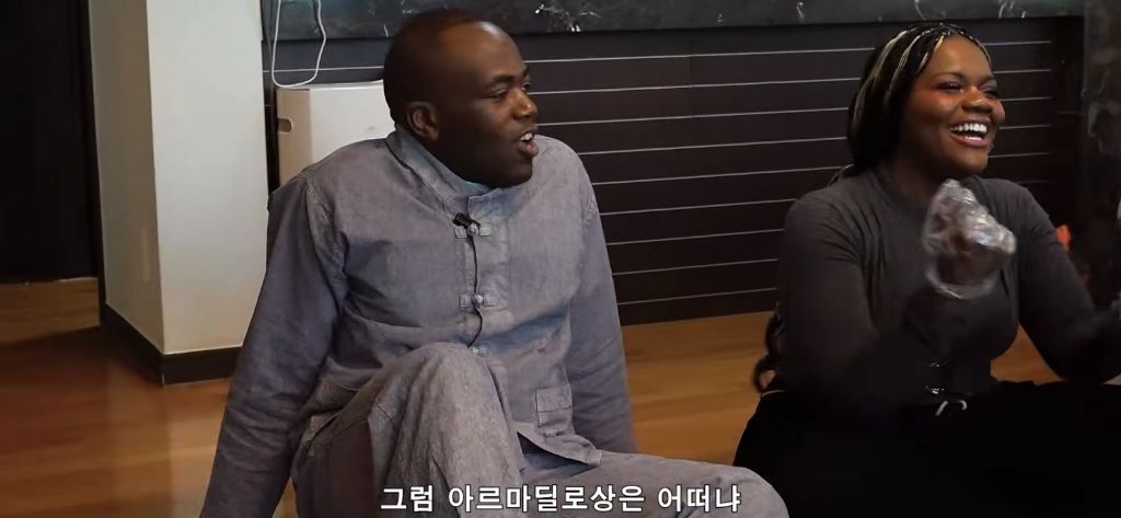 파트리샤랑-흑인-동생-사이-은근-견제하는-조나단-70-이미지