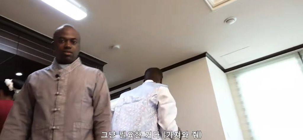 파트리샤랑-흑인-동생-사이-은근-견제하는-조나단-24-이미지