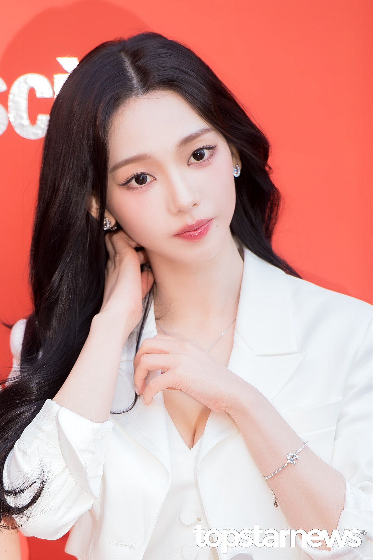 오늘자-성수-미쟝센-행사-과감한-카리나.jpg-3-이미지