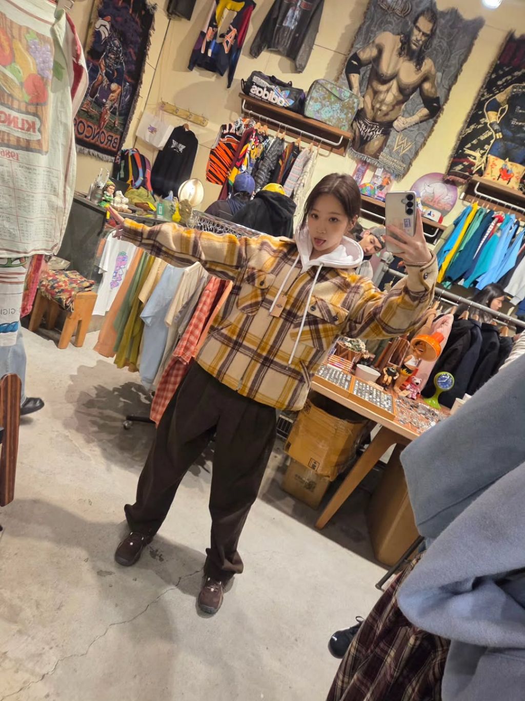 주관)-현-여돌-중-매력-1황인-르세라핌-김채원-4-이미지