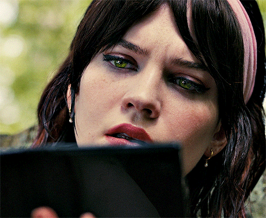 남친-지인-집에-놀러갔는데-지인이-날-강간하려-하길래-죽여버렸는데-남친-반응이...gif-22-이미지