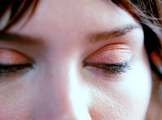 남친-지인-집에-놀러갔는데-지인이-날-강간하려-하길래-죽여버렸는데-남친-반응이...gif-25-이미지