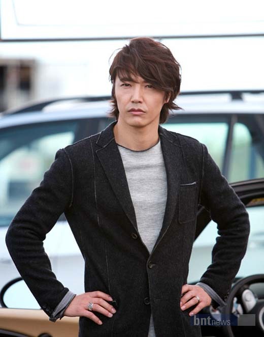 그냥-주인공이라서-출연했을-뿐인데-3년째-존나-욕먹는-남배우.jpg-9-이미지