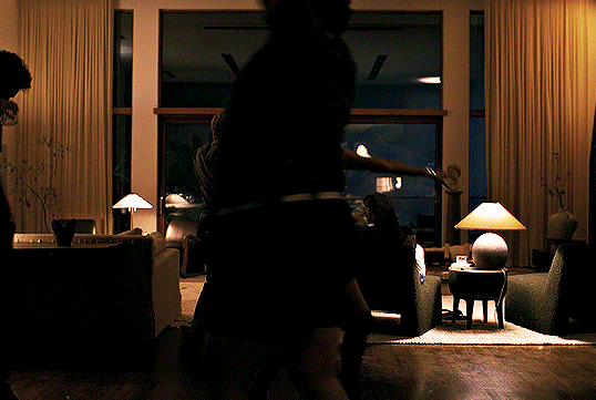 남친-지인-집에-놀러갔는데-지인이-날-강간하려-하길래-죽여버렸는데-남친-반응이...gif-6-이미지