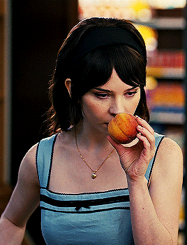 남친-지인-집에-놀러갔는데-지인이-날-강간하려-하길래-죽여버렸는데-남친-반응이...gif-0-이미지