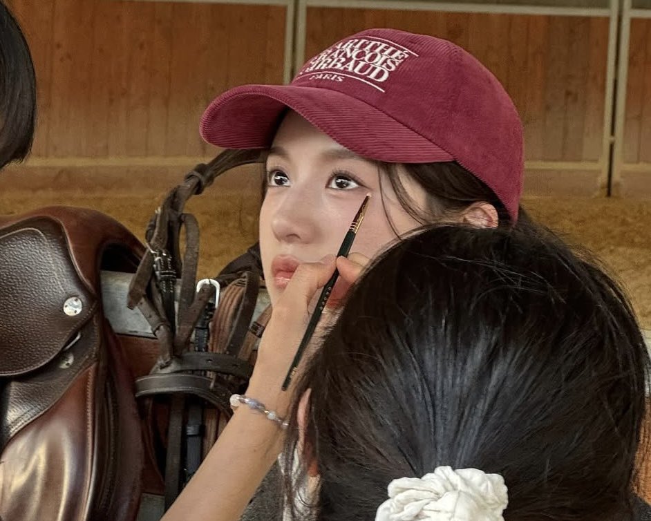 최근-몇-년간-비주얼로-대박난거-같은-배우-고윤정-4-이미지