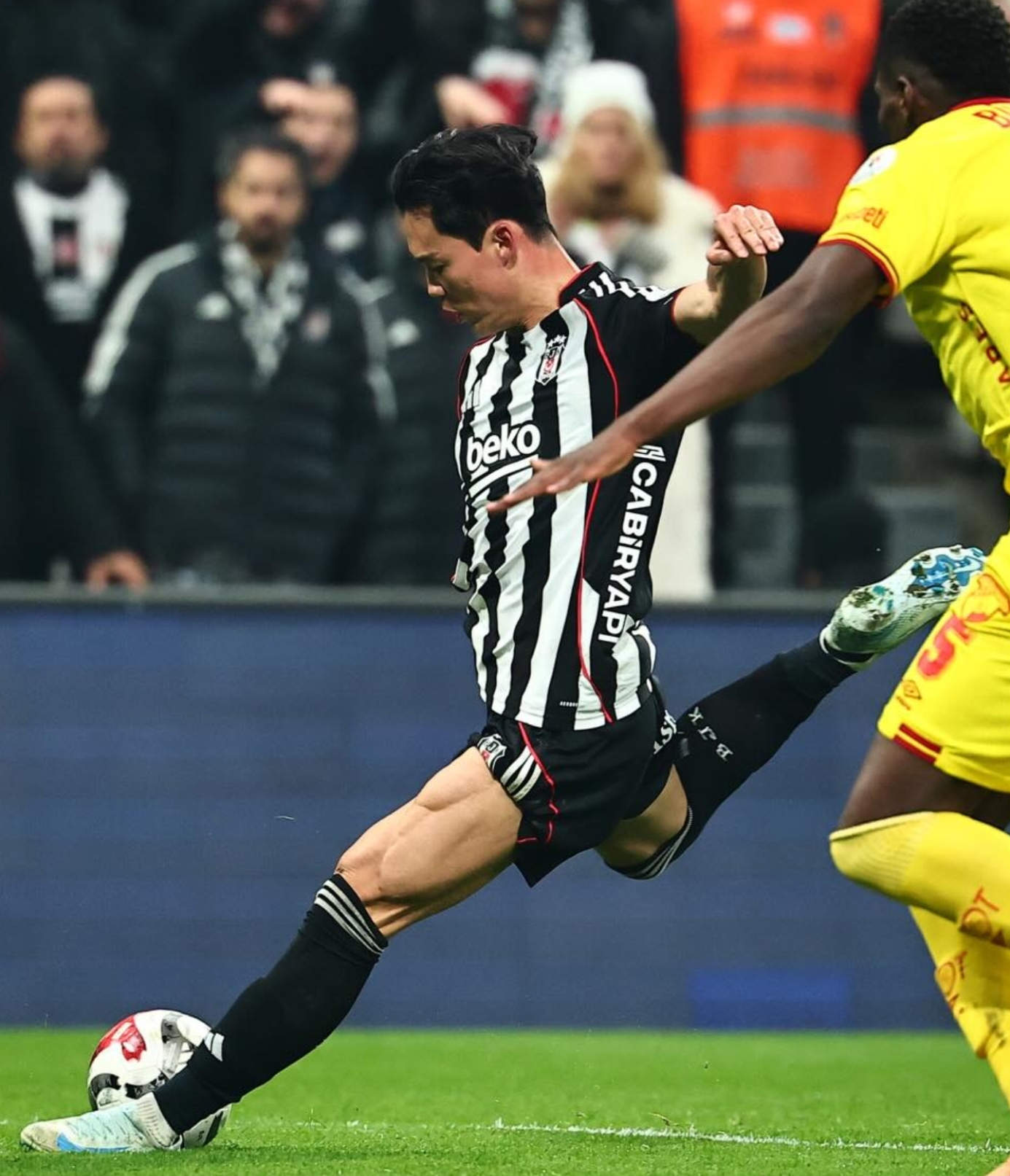 오현규-슈팅-순간-1-이미지