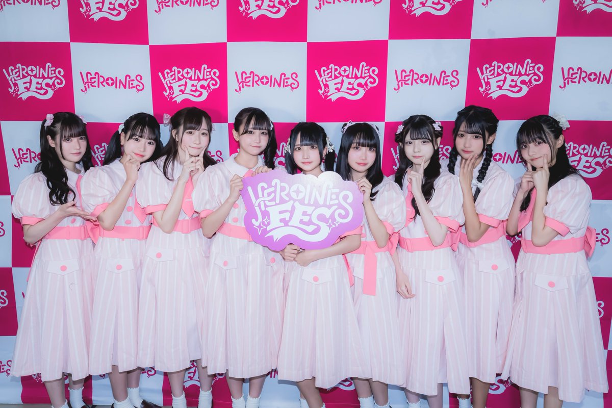 혼자-영화보려-왔다며-올린-사진에-남친도-찍혀서-탈퇴당한-일본-걸그룹-멤버-3-이미지