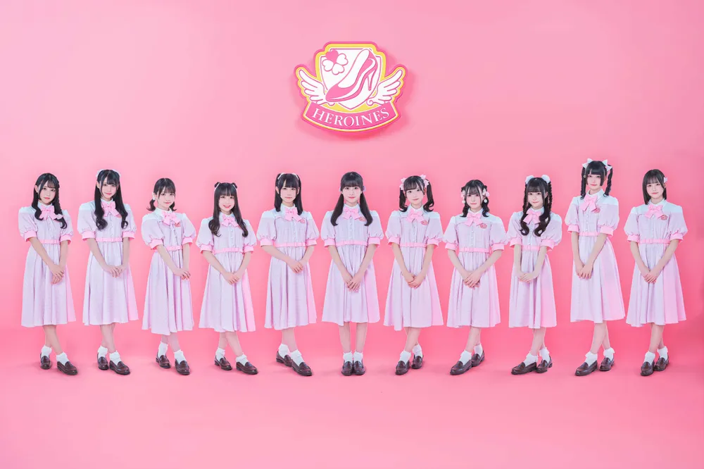 혼자-영화보려-왔다며-올린-사진에-남친도-찍혀서-탈퇴당한-일본-걸그룹-멤버-0-이미지