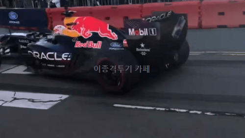 팬들에게-도넛-만드는거-보여주다가-불-내버린-F1-드라이버-1-이미지