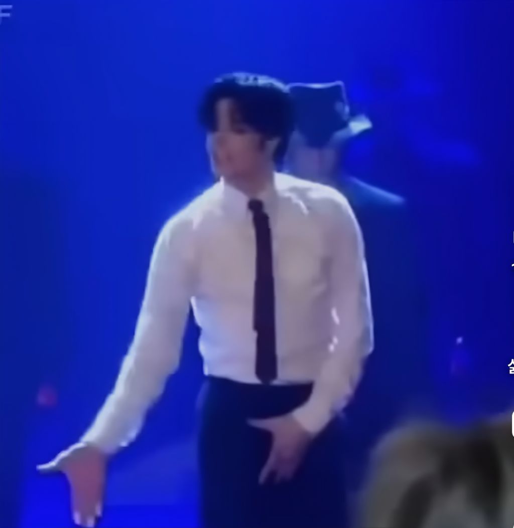 마이클잭슨한테-요즘남돌-헤어+착장-합성해봄-0-이미지