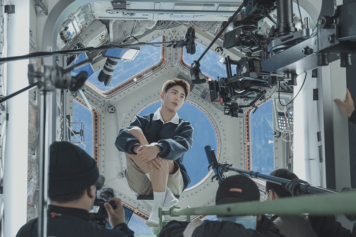 집중하고-몰입할-수-있다는게-신기한-영화-/-드라마-촬영현장.jpg-11-이미지