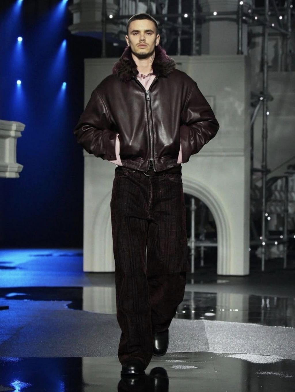 버버리쇼에서-모델로-나선-베컴-둘째-아들-6-이미지