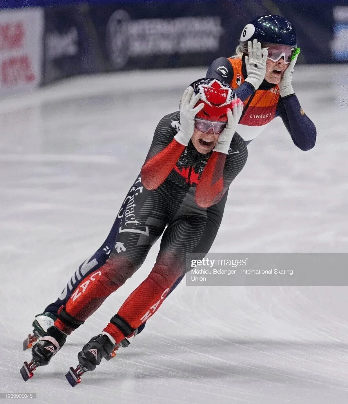 최민정-막판-스퍼트-보고-진심으로-멘붕하는-상대선수들.gif-5-이미지