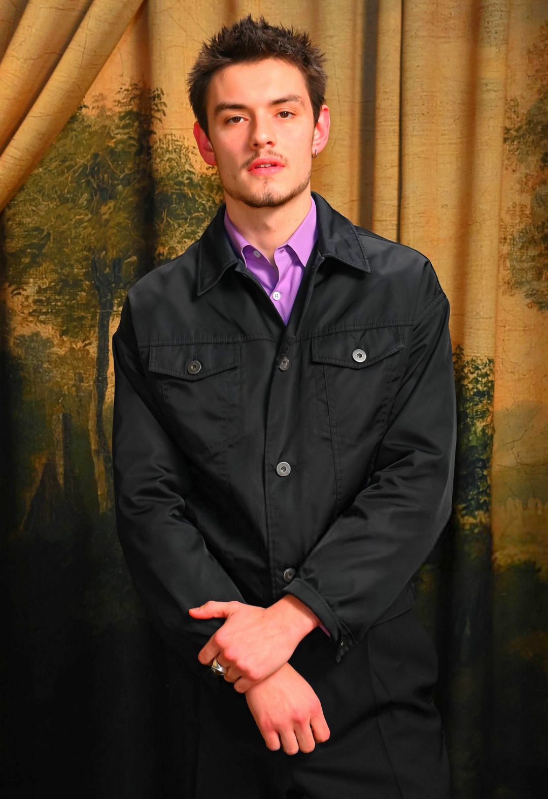 에놀라-홈즈-남주-최근-근황-3-이미지