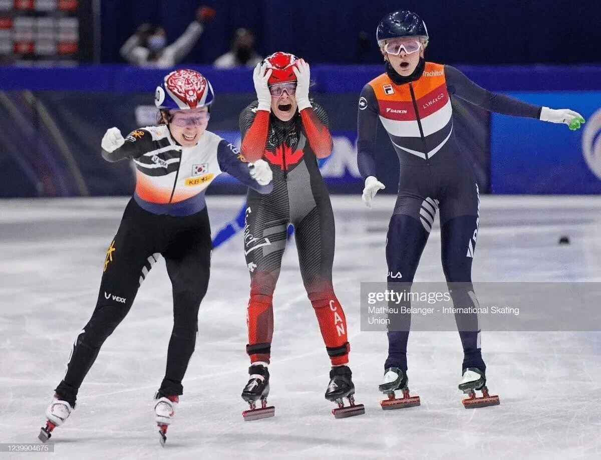 최민정-막판-스퍼트-보고-진심으로-멘붕하는-상대선수들.gif-4-이미지