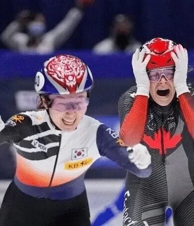 최민정-막판-스퍼트-보고-진심으로-멘붕하는-상대선수들.gif-7-이미지