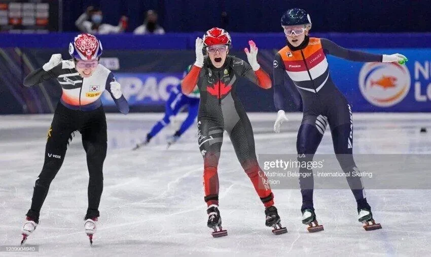 최민정-막판-스퍼트-보고-진심으로-멘붕하는-상대선수들.gif-3-이미지