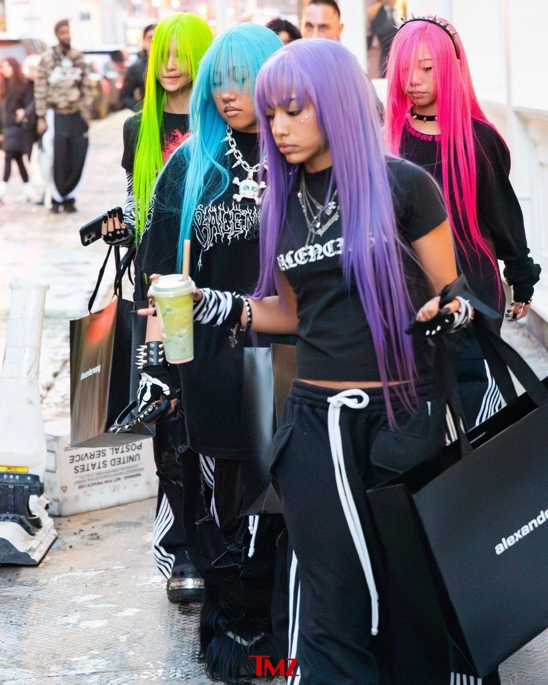 친구들과-외출한-킴-카다시안-딸-노스-웨스트-3-이미지