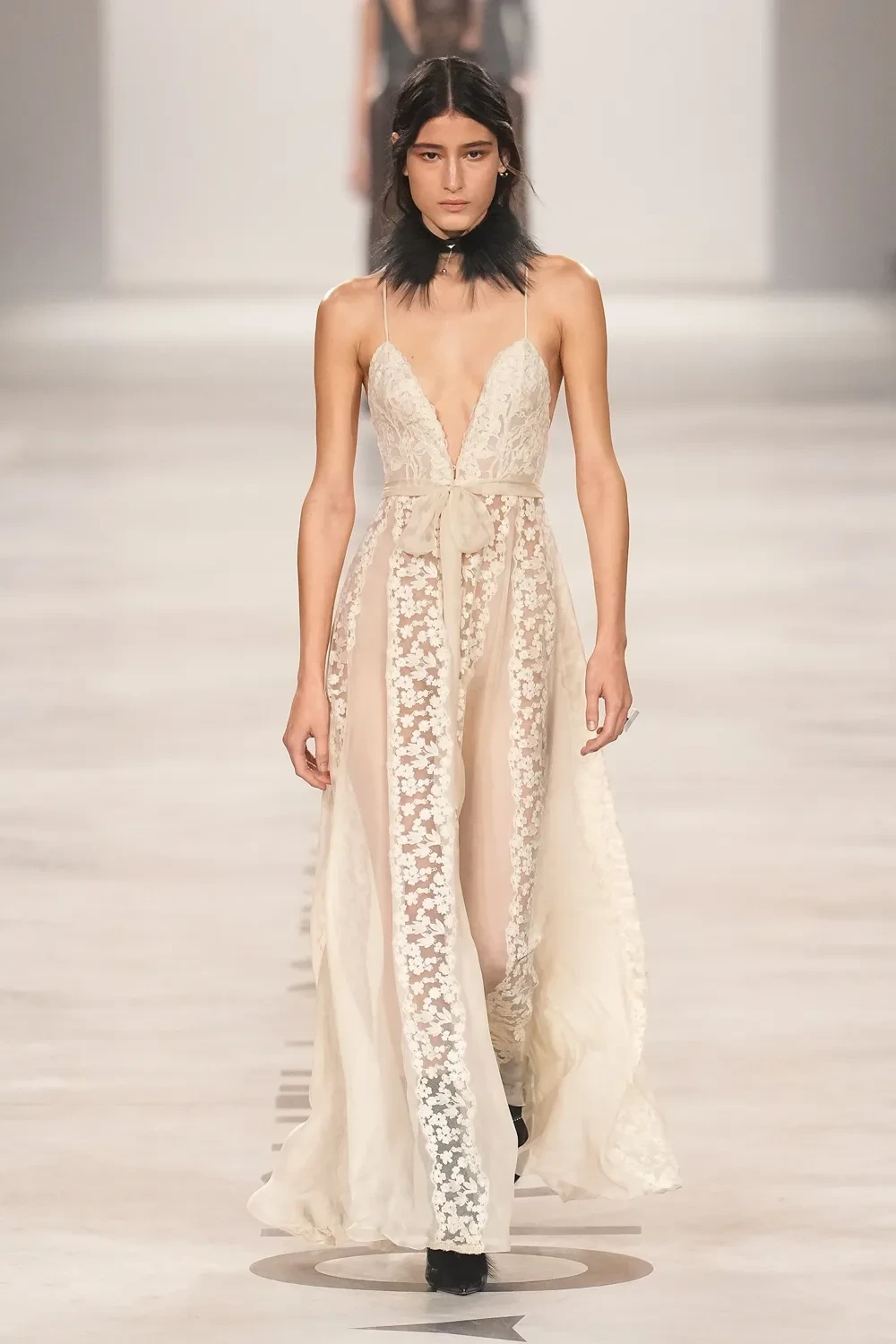 디올-전-디자이너가-온-펜디-오늘-첫-공개된-신상-48-이미지