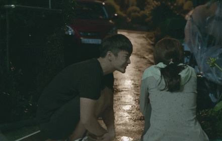 연애-시작-후-연상-여친-이뻐서-주체안되는-연하.gif-12-이미지