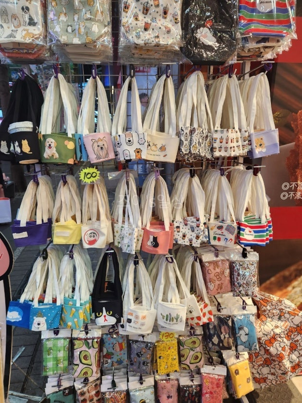 방금-스벅에서-음료사고-받은-1잔-테이크아웃-전용-캐리어?.jpg-1-이미지