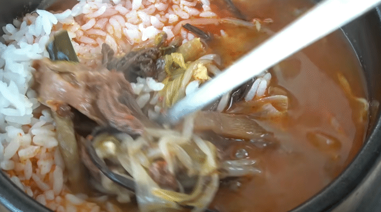 80만-한식유튜버의-요리짤.gif-21-이미지