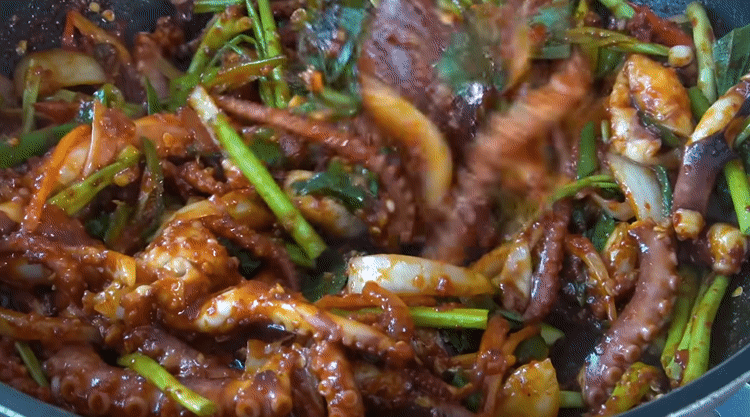 80만-한식유튜버의-요리짤.gif-22-이미지