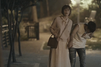 연애-시작-후-연상-여친-이뻐서-주체안되는-연하.gif-4-이미지