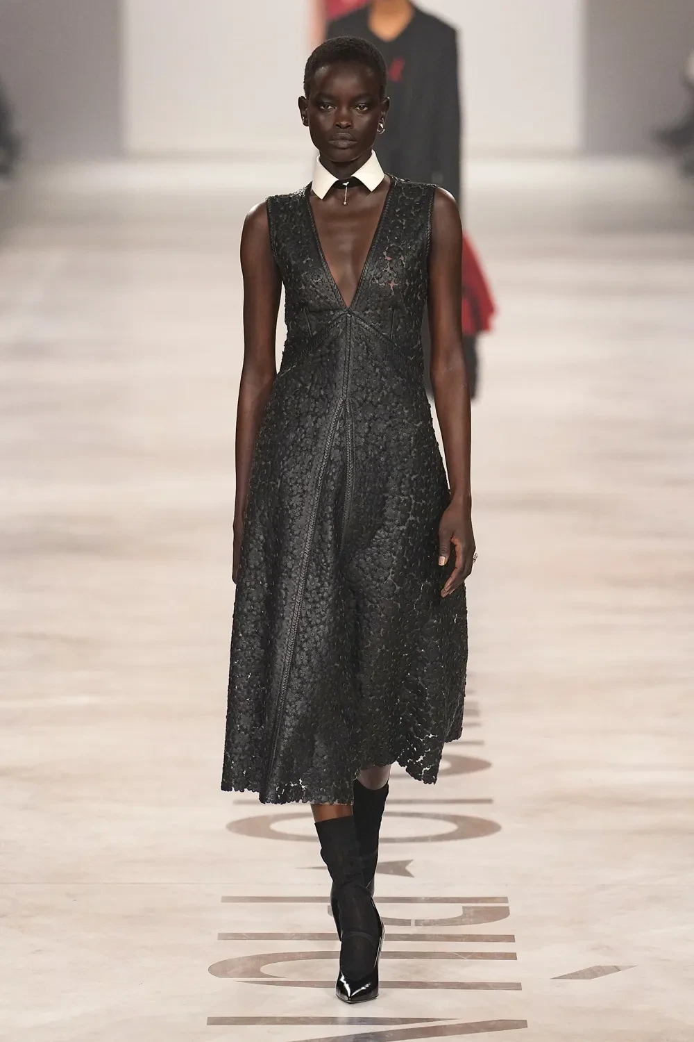 디올-전-디자이너가-온-펜디-오늘-첫-공개된-신상-38-이미지