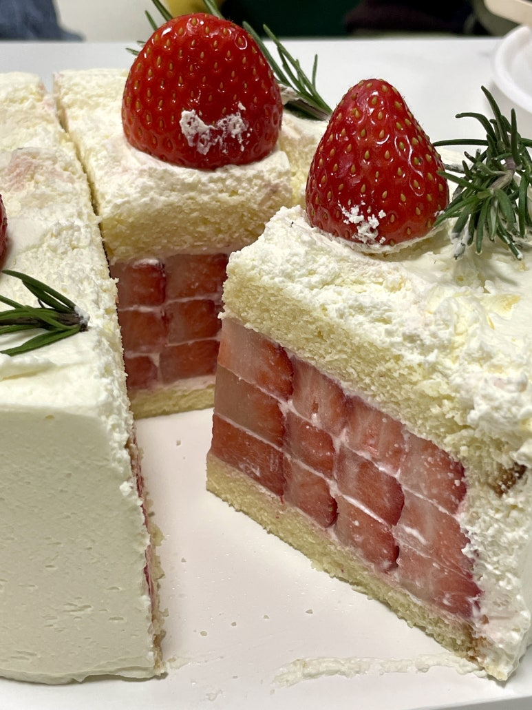 님한테-딸기생크림케이크는?-111112222.jpg-0-이미지