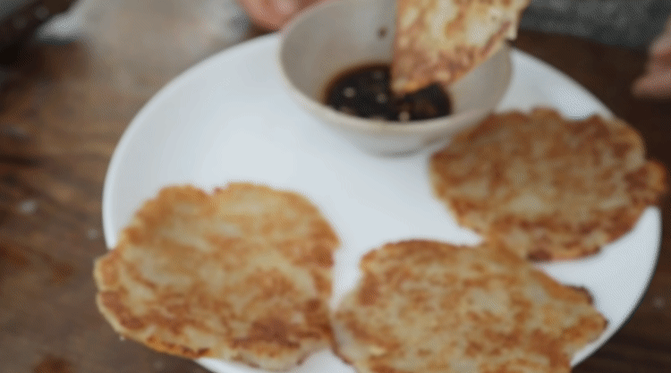 80만-한식유튜버의-요리짤.gif-6-이미지