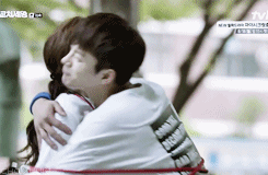 연애-시작-후-연상-여친-이뻐서-주체안되는-연하.gif-15-이미지