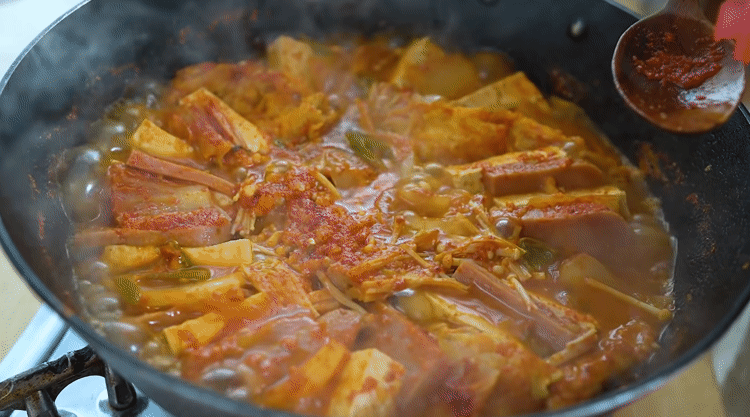 80만-한식유튜버의-요리짤.gif-8-이미지