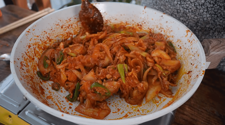 80만-한식유튜버의-요리짤.gif-0-이미지