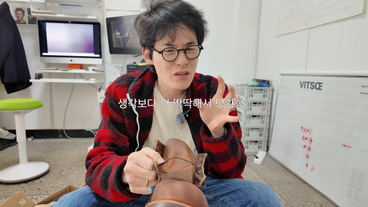 본인-기준,-나이가-들고-타협하게-된-패션-관련-아이템이나-스타일이-있다면?.jpg-1-이미지