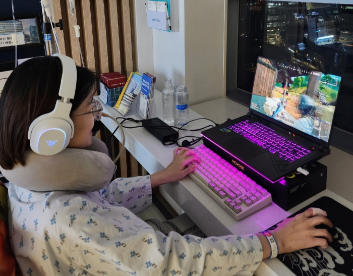 "멋지게-죽어줄-분"-300명-몰렸다…'시한부'-아내-웃음-살린-남편-선물-0-이미지