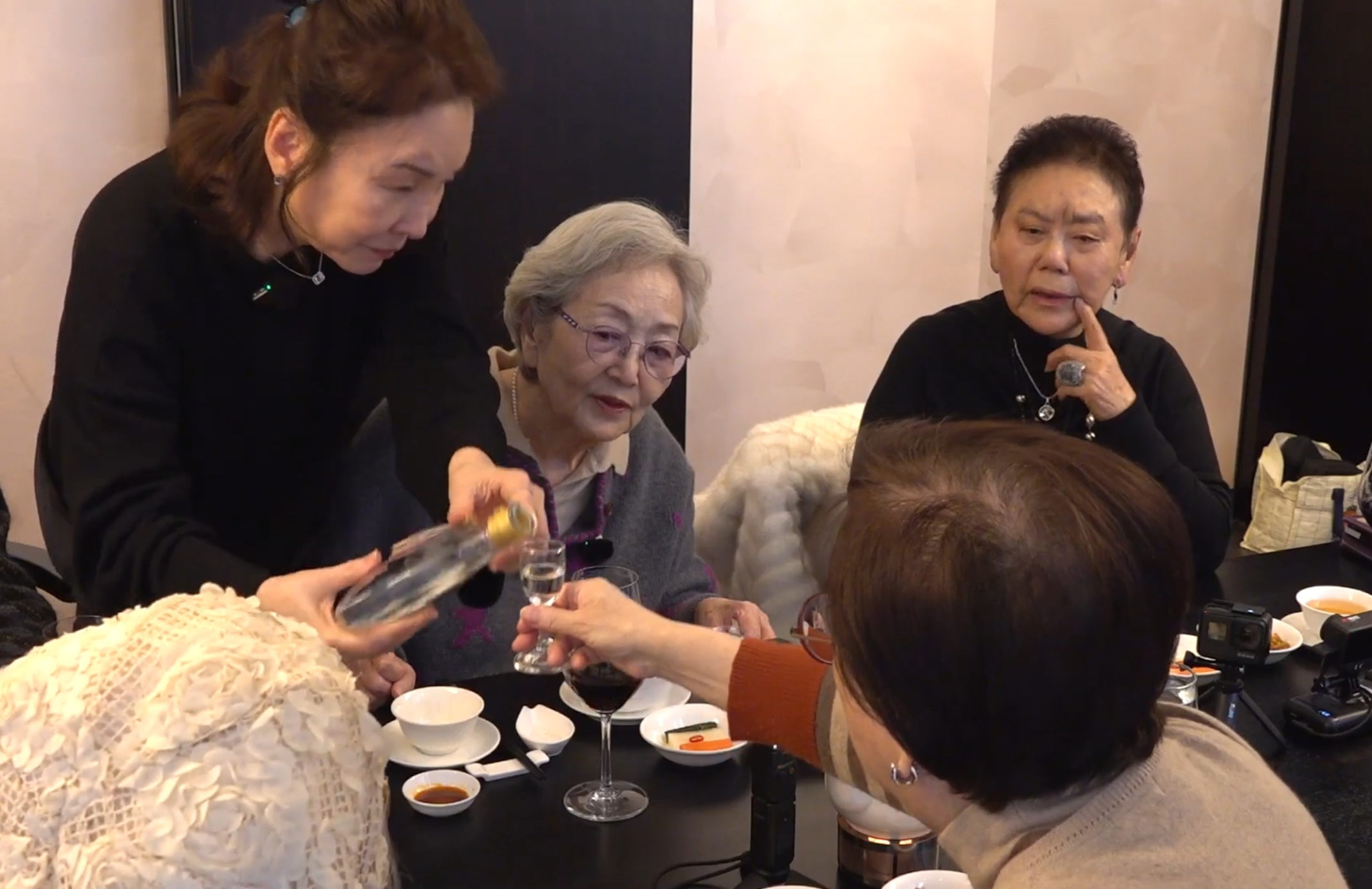 막내가-술-한잔씩-올리겠습니다-15-이미지