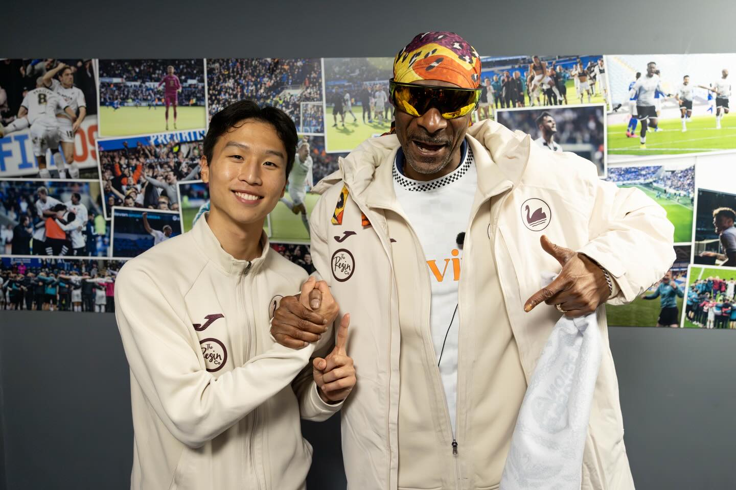 구단주와-사진-찍은-엄지성-1-이미지