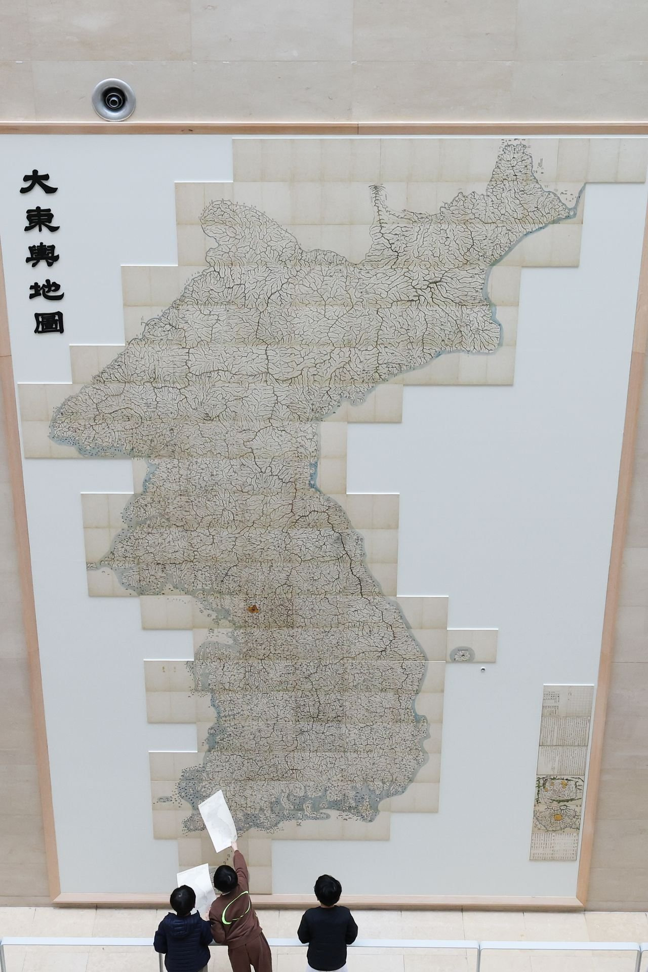 완전체-전시-중인-대동여지도-실물-크기-체감-1-이미지