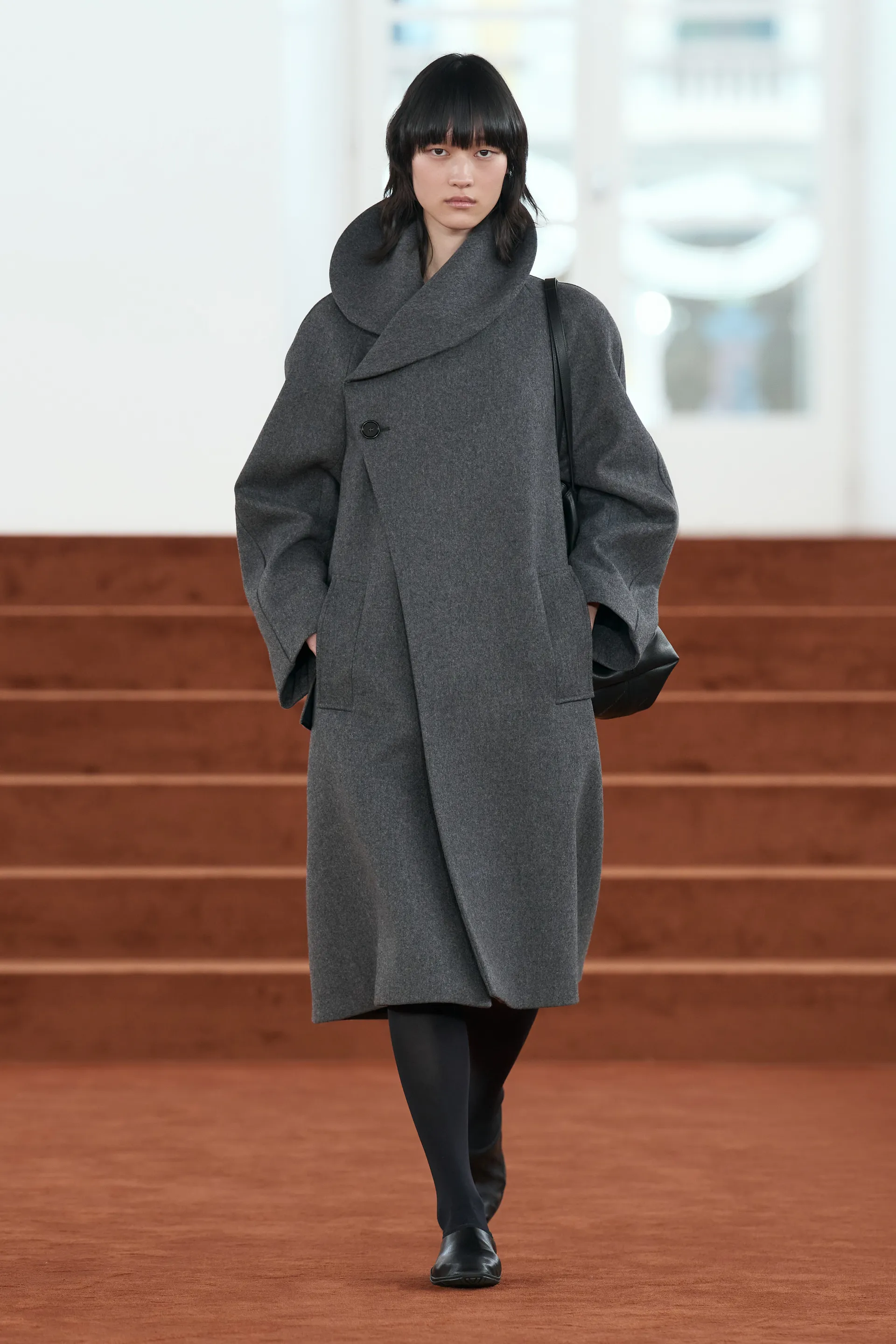 깔끔한데-묘하게-불편한-느낌을-살렸다는-디자이너-12-이미지