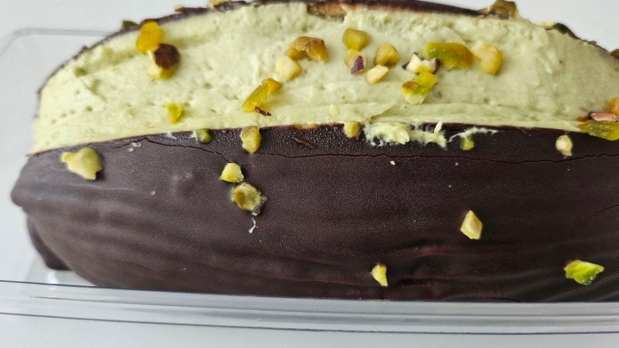 뚜레쥬르-피스타치오-블랙번.-1-이미지