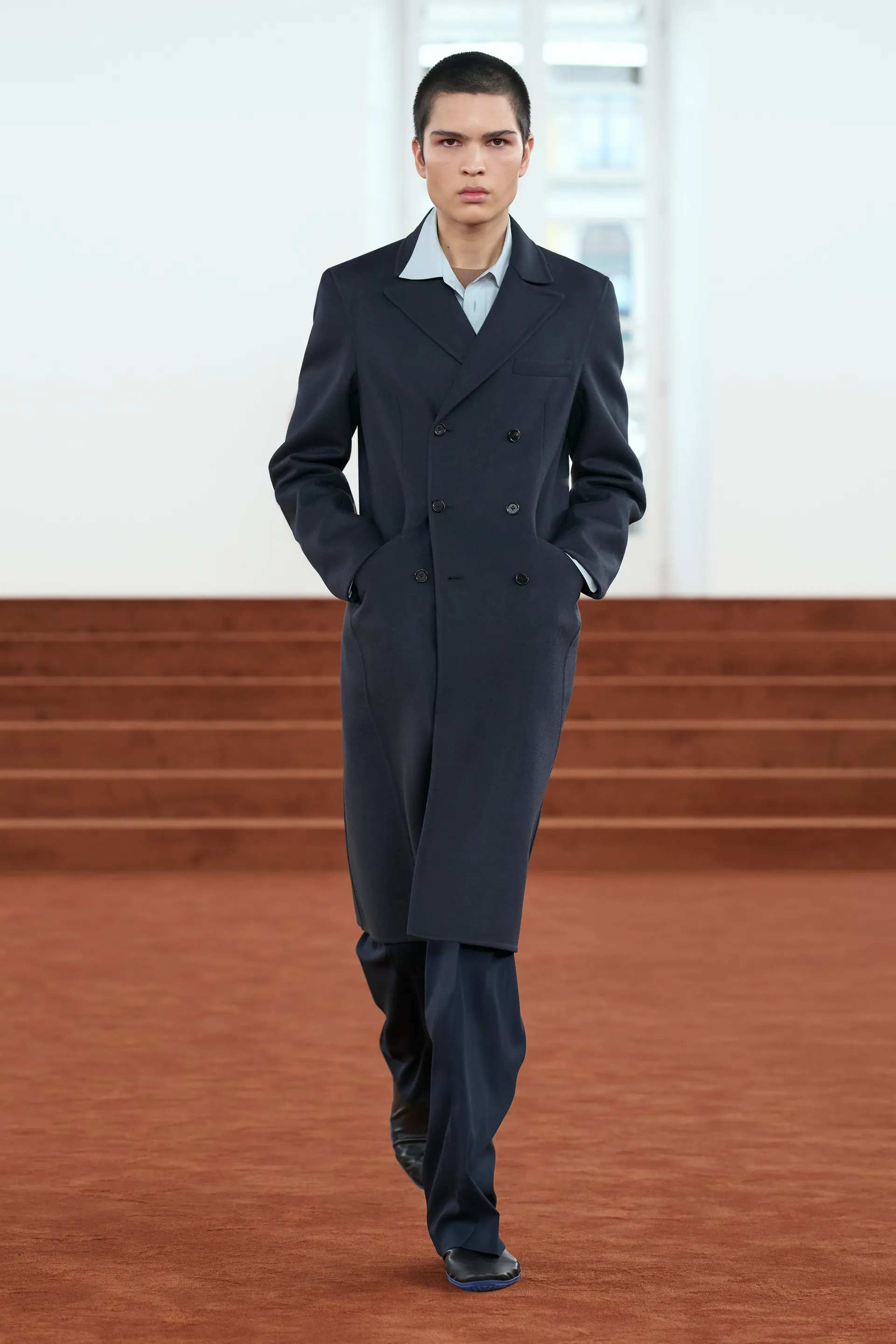 깔끔한데-묘하게-불편한-느낌을-살렸다는-디자이너-34-이미지