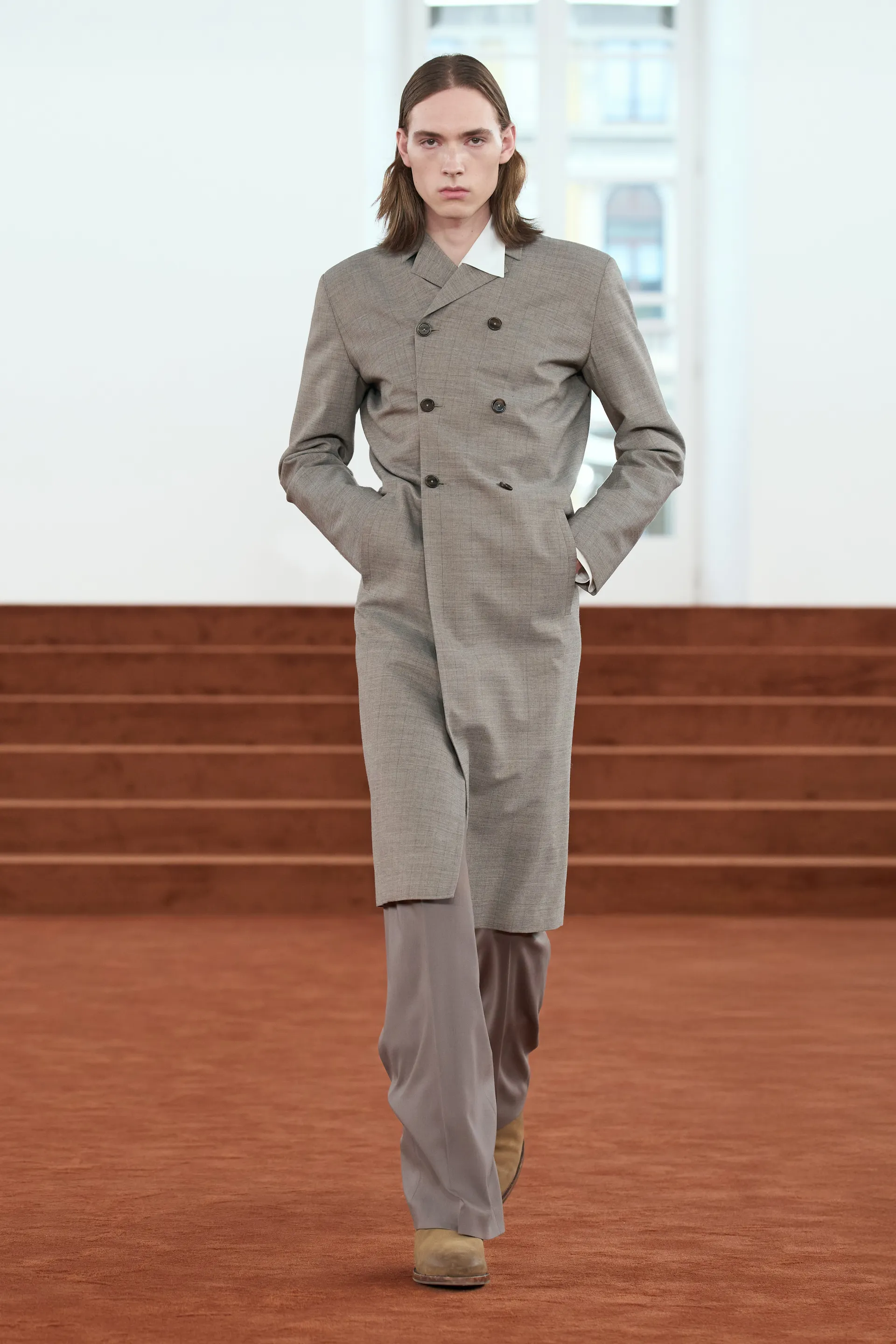 깔끔한데-묘하게-불편한-느낌을-살렸다는-디자이너-14-이미지