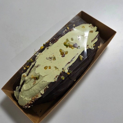 뚜레쥬르-피스타치오-블랙번.-6-이미지