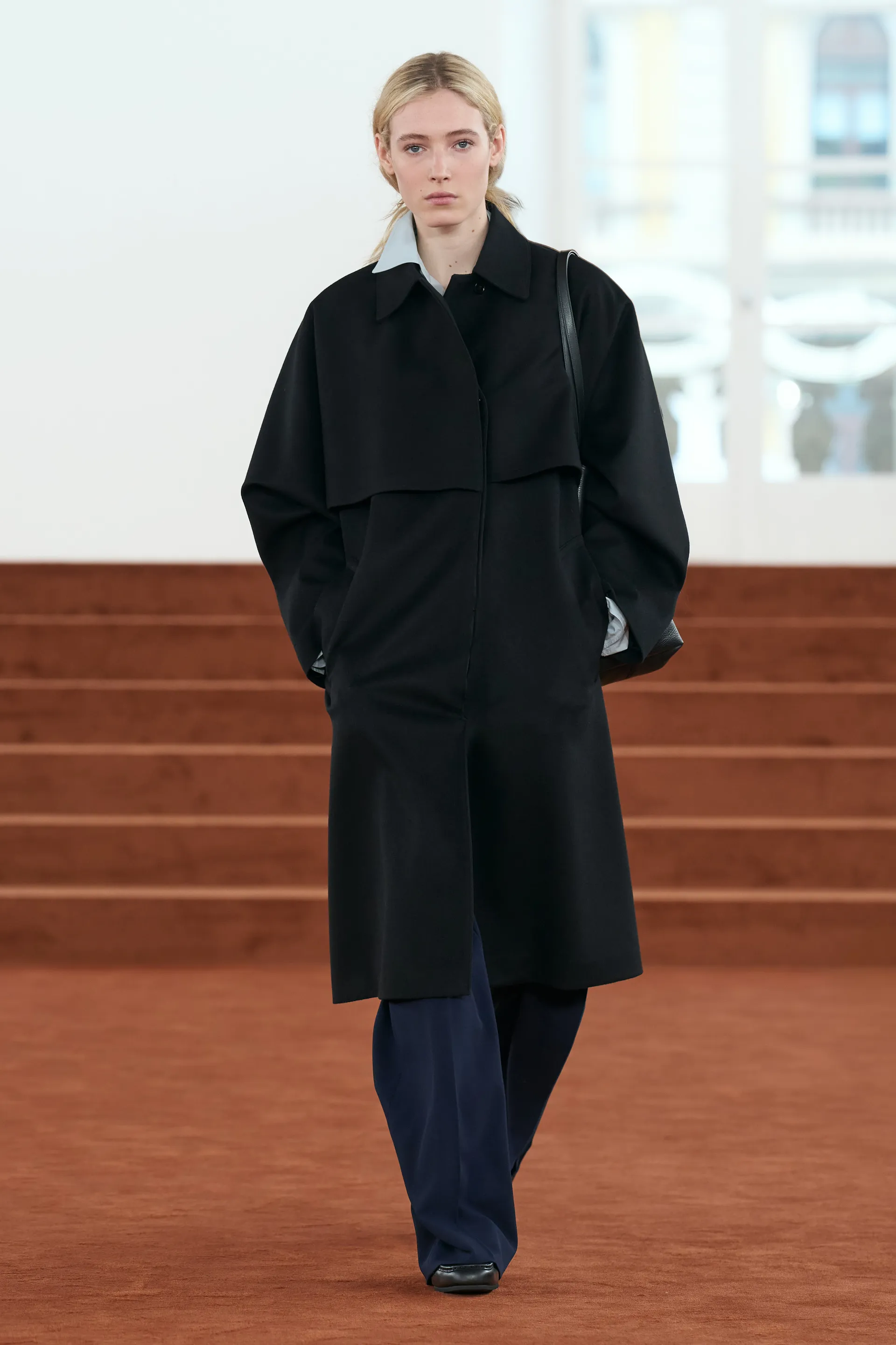 깔끔한데-묘하게-불편한-느낌을-살렸다는-디자이너-37-이미지