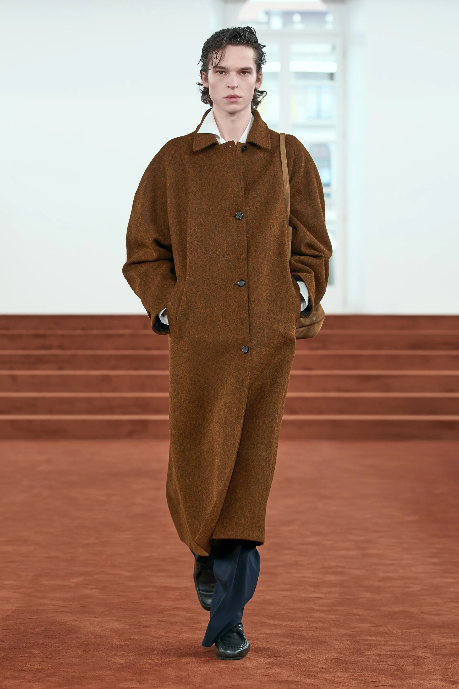 깔끔한데-묘하게-불편한-느낌을-살렸다는-디자이너-29-이미지