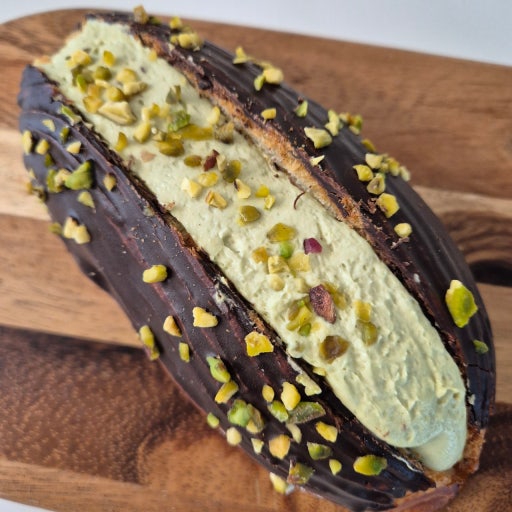 뚜레쥬르-피스타치오-블랙번.-3-이미지